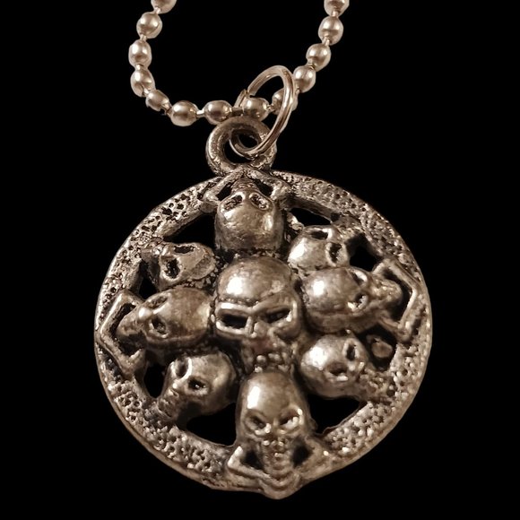 Gothic Silver Skull  Pendant Necklace - Picture 2 of 6